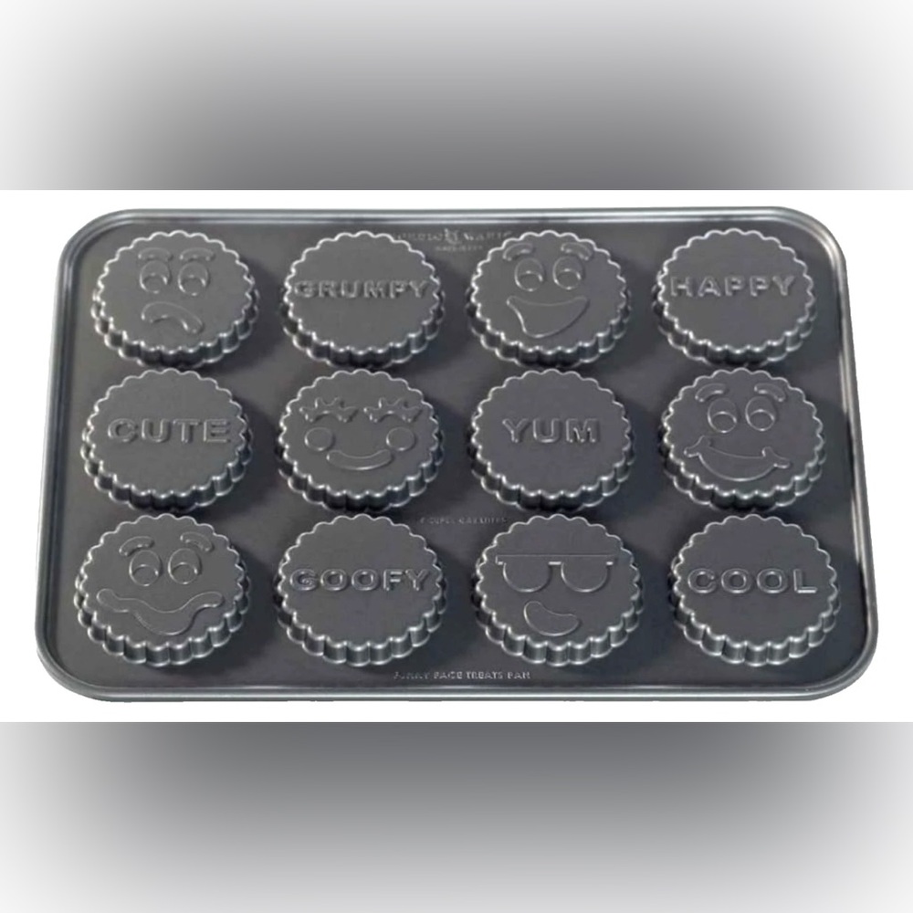 NEW Nordic Ware Pro Cast Funny Face Treat Pan